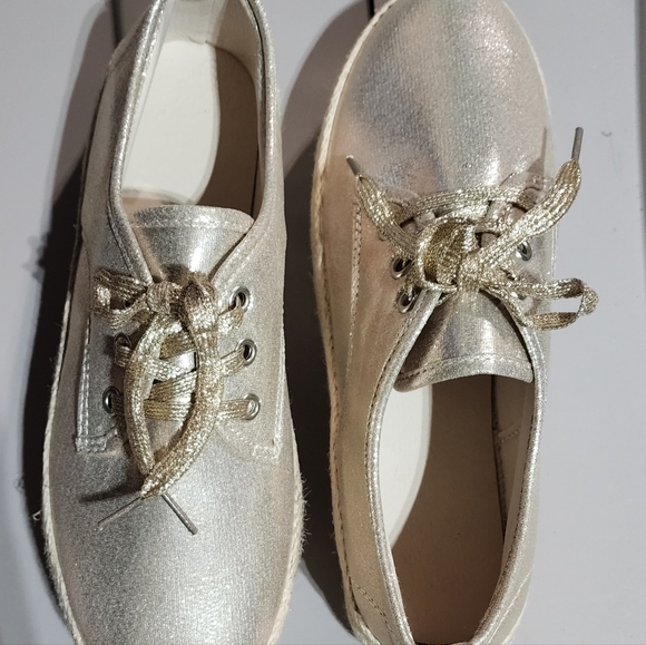 Metallic Pale Gold Platform Sneakers - Picture 6 of 7